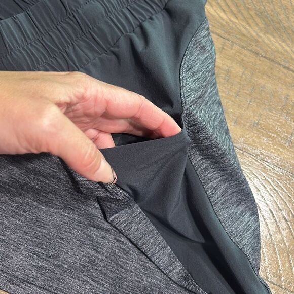 Athleta Excursion Hybrid skort size small - Picture 4 of 10